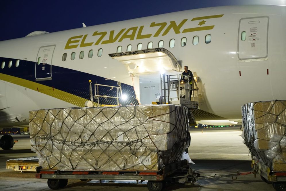 Illustration - Un avion de la compagnie aérienne israélienne El Al a atterri à l'aéroport Ben Gurion chargé d’équipements médicaux en provenance de Chine, le 6 avril 2020