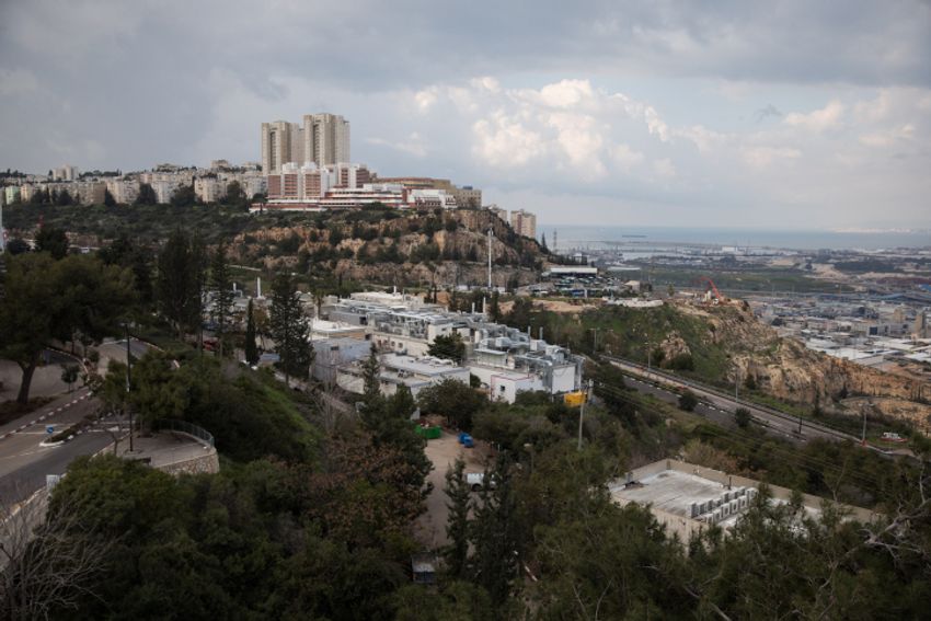 Vue sur la baie de Haïfa depuis le campus du Technion, Institut israélien de technologie, dans la ville de Haïfa, au nord d'Israël, le 19 février 2019.