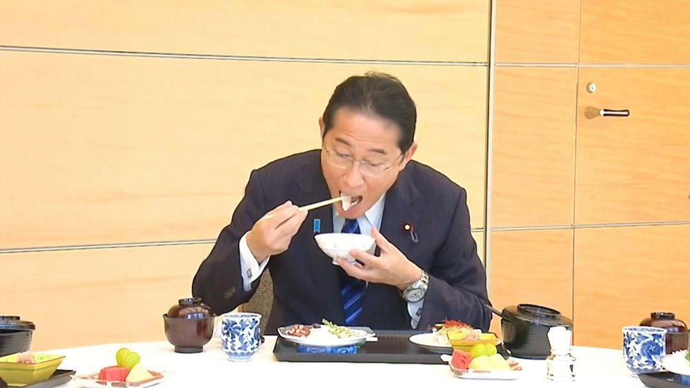 Japanese Prime Minister Fumio Kishida dined on Fukushima fish