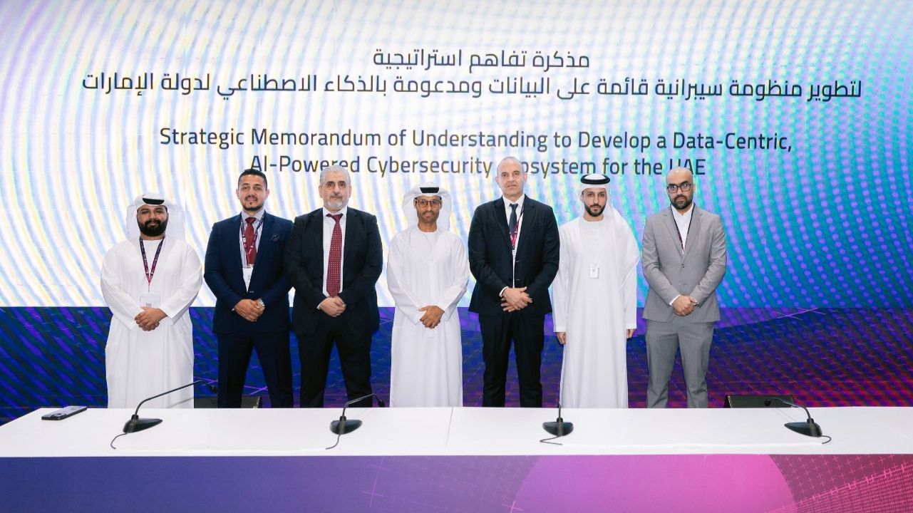 أبوظبي تبني جداراً رقمياً جديداً: تعاون مع شركة أمريكية لمواجهة الهجمات السيبرانية