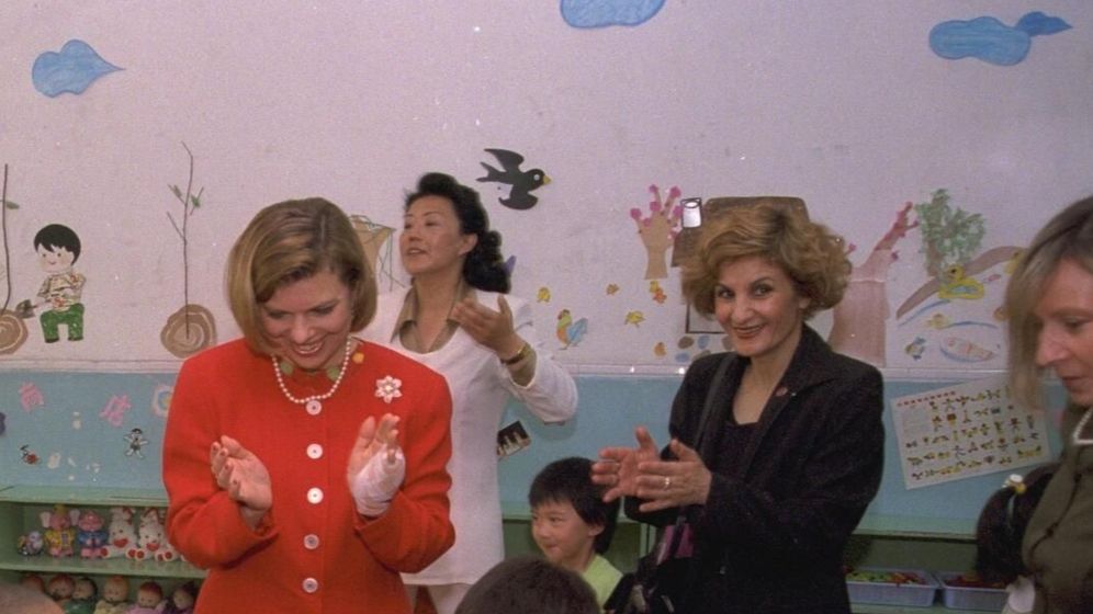 עדנה חלבני לצד שרה נתניהו, ארכיון