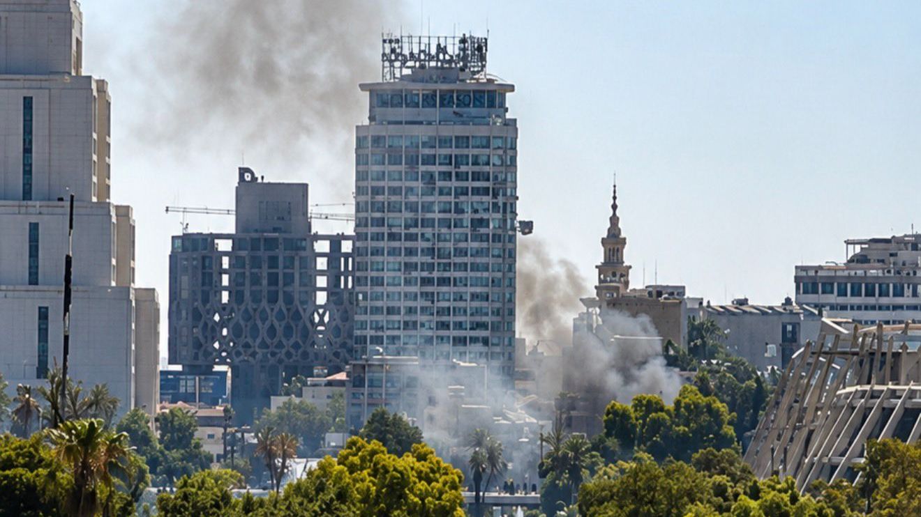 Explosions près de l'hôtel où séjourne Emmanuel Macron à Damas