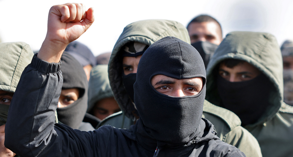 Des Bédouins protestent dans le village de Sa'we al-Atrash, dans le sud d'Israël, dans le désert du Neguev, contre un projet de boisement du Fonds national juif (JNF), le 12 janvier 2022.