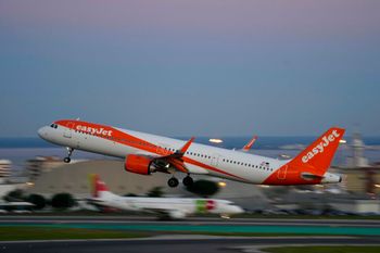 (Illustrative) EasyJet Airbus A321 departing from Lisbon airport