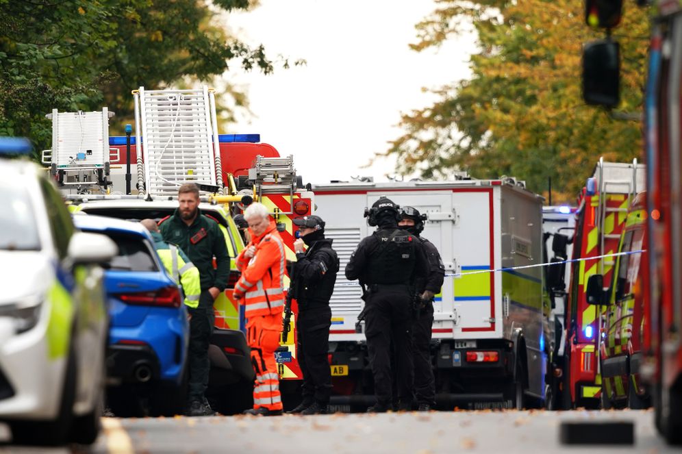 AP Photo/Ian Hodgson La police de Manchester sur les lieux de l'attentat terroriste du 2 octobre 2025