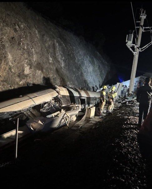 Espagne : collision meurtrière entre deux trains à grande vitesse, au moins 39 morts