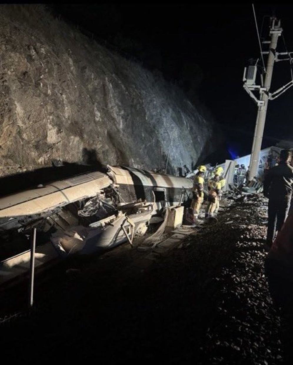 Collision meurtrière entre deux trains à grande vitesse en Espagne