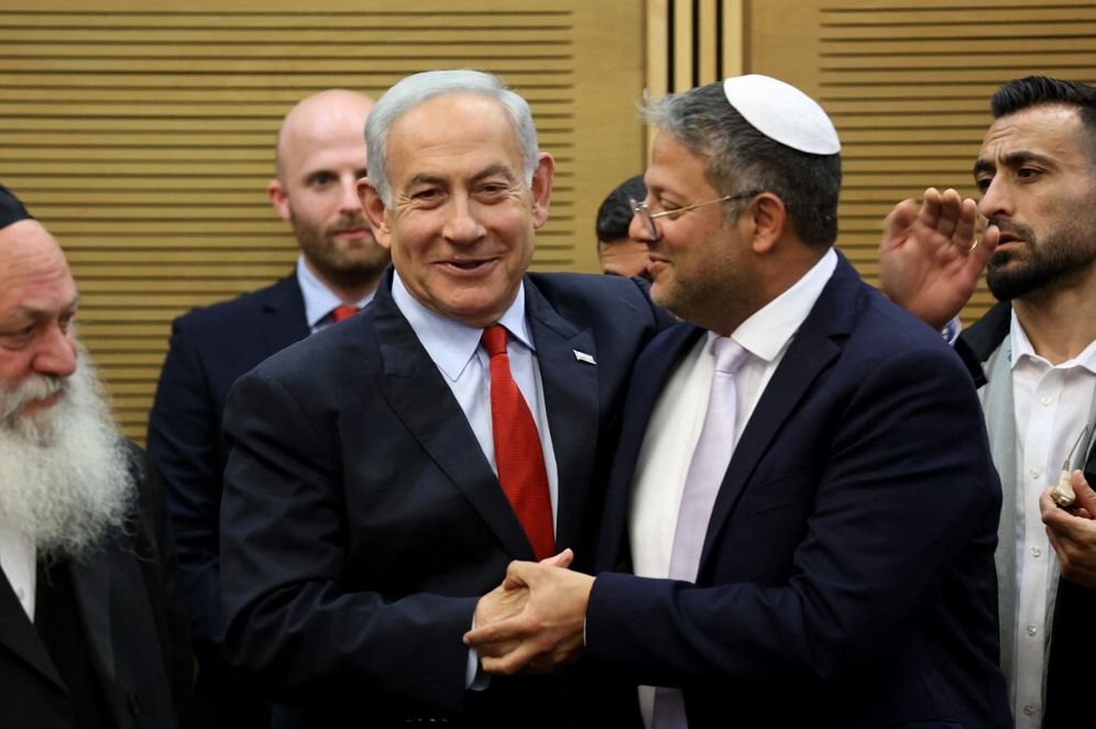 Le Premier ministre israélien Benjamin Netanyahou (G) et le ministre de la Sécurité nationale Itamar Ben Gvir