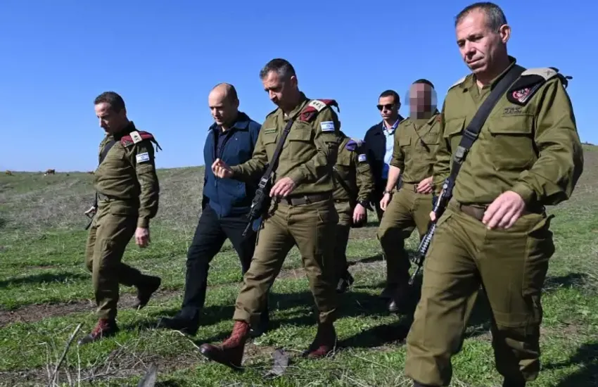 Le ministre israélien de la Défense Naftali Bennett rejoint le chef d'état-major de l'armée israélienne le lieutenant-général. Aviv Kochavi le 18.12.2019