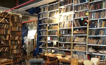 Centre "Yung Yidish" dans la gare routière de Tel-Aviv