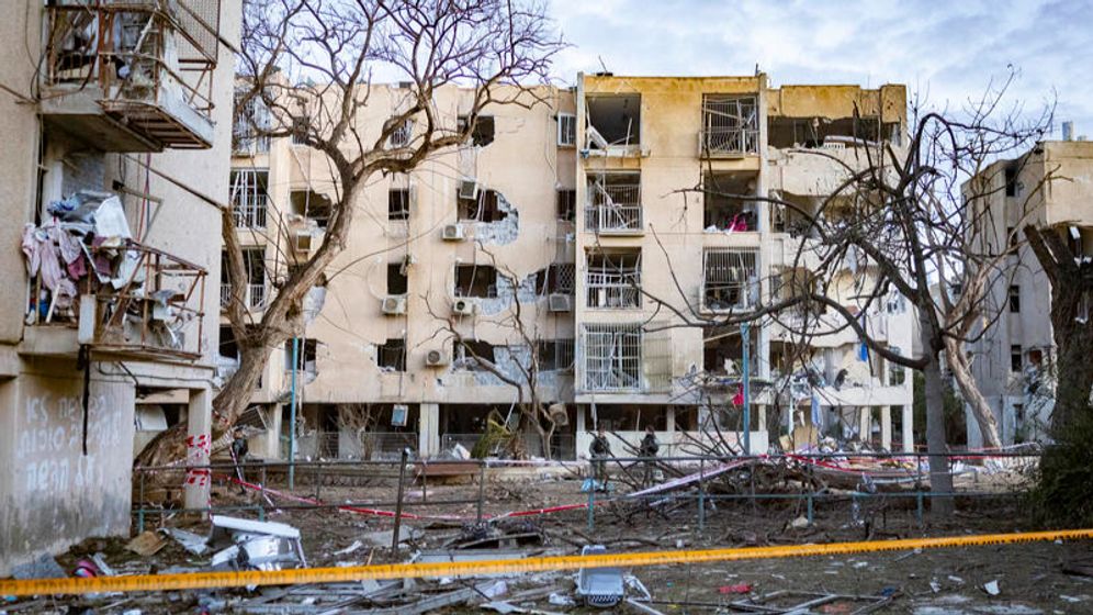 Chaim Goldberg/Flash90 Site de l'impact direct de missile iranien à Arad, le 22.03.2026