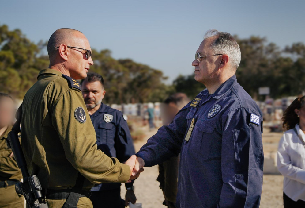 Vice Admiral Dimitrios-Eleftherios Kataras with Vice Admiral Eyal Harel
