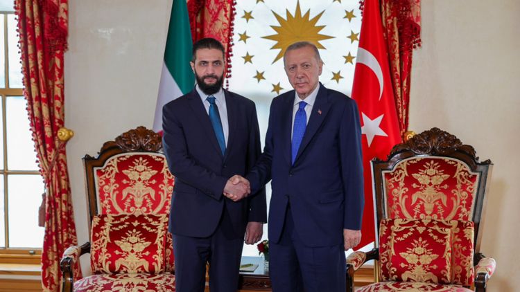 Syrian President Ahmed Al-Sharaa (L) with Turkish President Recep Tayyip Erdoğan in Istanbul