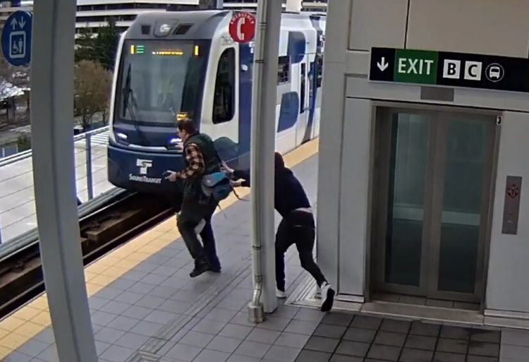 محاولة القتل في محطة القطار