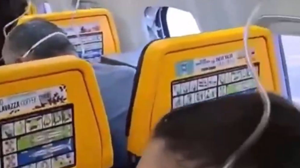 מתוך הרשתות החברתיות בהלה בשחקים: אחרי תקרית החלון בריינאייר - איך המומחים מסבירים?