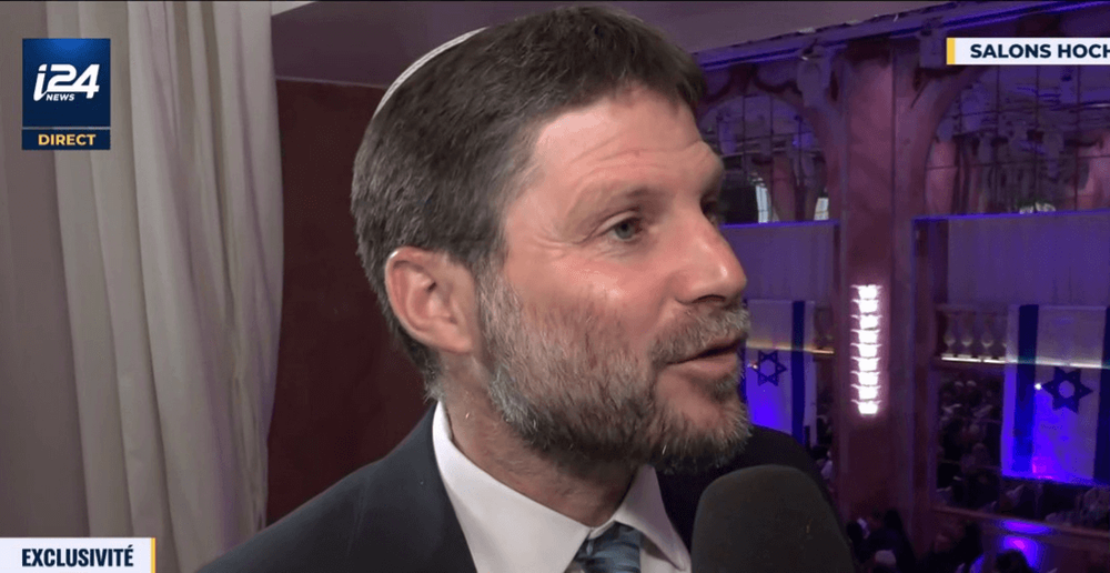 Betsalel Smotrich, ministre israélien des Finances, au micro de Benjamin Petrover sur i24NEWS