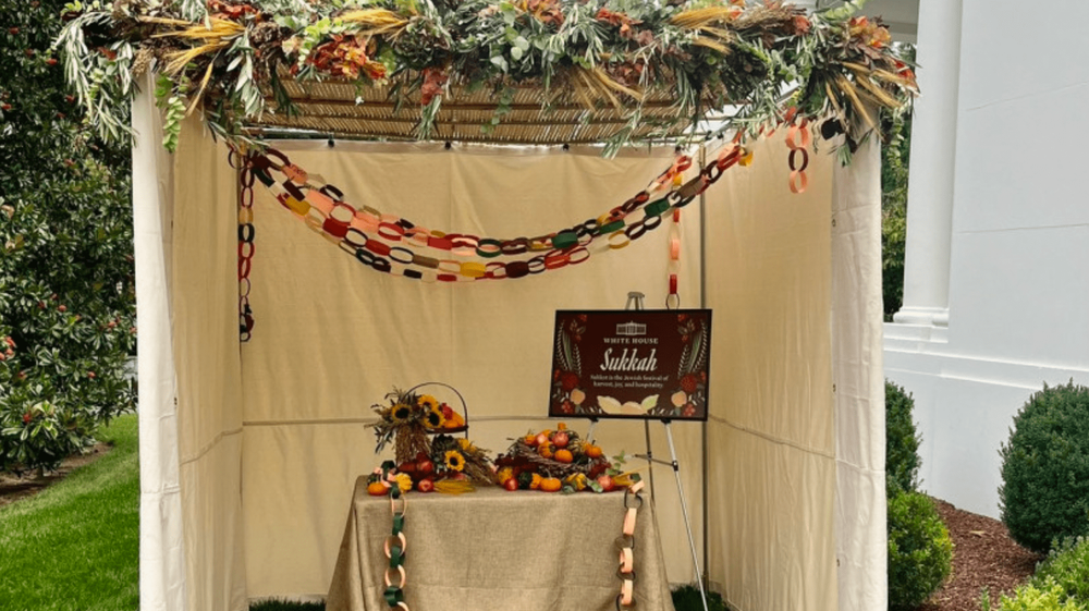 White House Celebrates Sukkot With Opening Of Presidential Sukkah i24NEWS