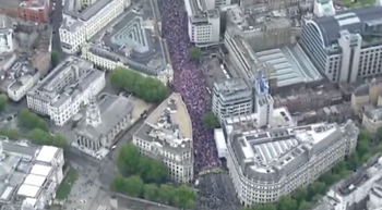 Vue aérienne de la manifestation "Unite The Kingdom"