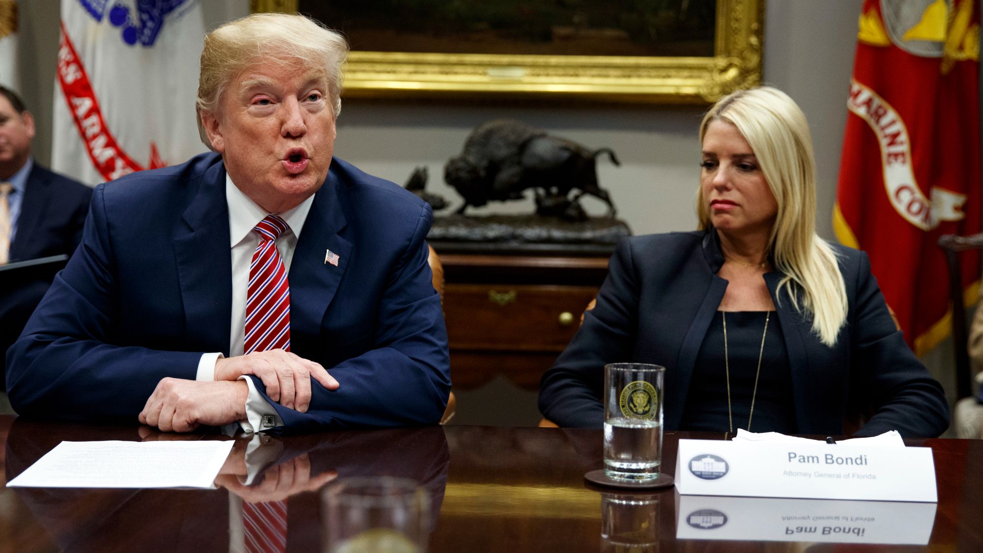 ترامب يفصل المدعية العامة بام بوندي بصورة مفاجئة
