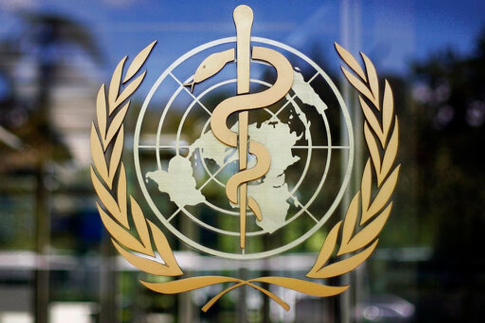 Le logo de l'Organisation mondiale de la santé à son siège à Genève, en Suisse