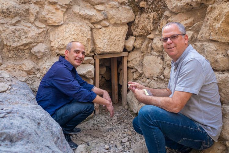 Estudo inovador data descobertas do período do Primeiro Templo em Jerusalém Yaniv Berman, Fundação Cidade de David.
