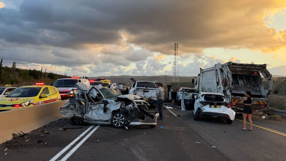 דוברות מד"א תאונת דרכים בכביש החוף, הבוקר