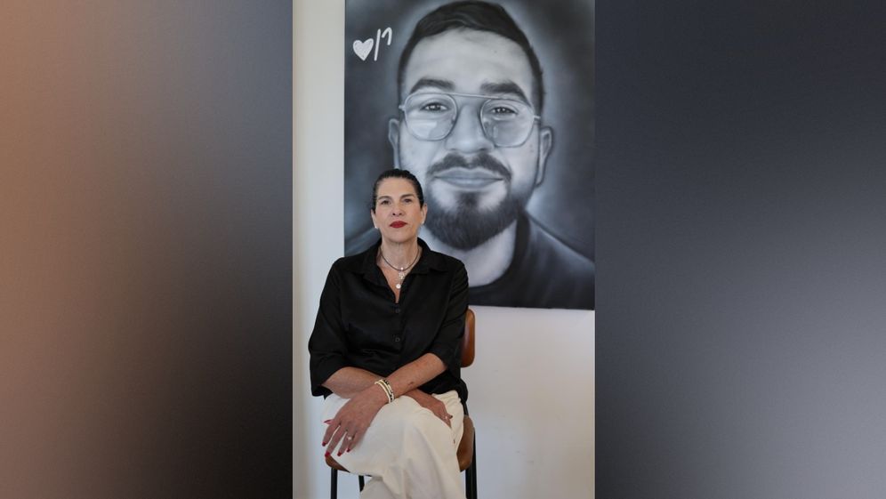 - Talik Gvili, mère du policier Rani Gvili, tué le 7 Octobre et dont le corps avait été emmené à Gaza, rejoint la liste du Likoud pour les élections à la 26e Knesset.