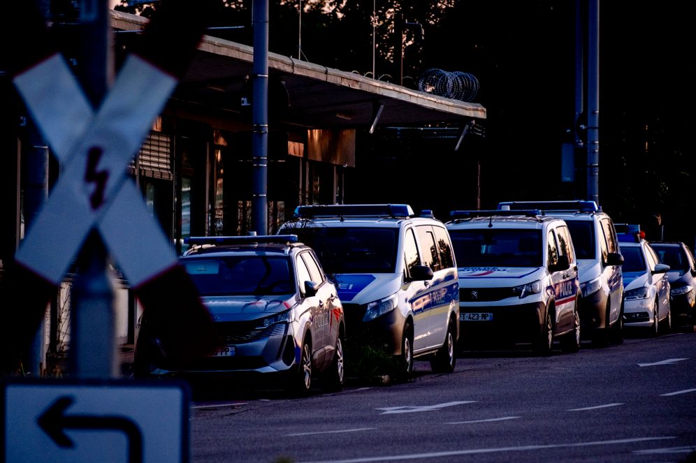 German and French police cars at the border between Germany and France in Kehl, Germany, Sunday, Sept. 15, 2024.
