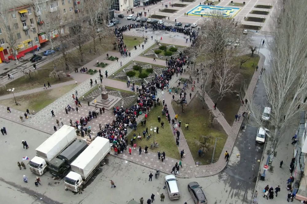 L'aide humanitaire reçue à Melitopol, en Ukraine, le 4 mars 2022.