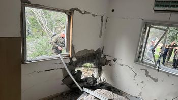 בית שנפגע מנפילת שבר יירוט במטח מאיראן לצפון, 03.04.26