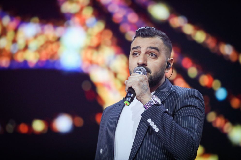 Le chanteur israélien Itay Levi lors de la cérémonie du Prix d'Israël à Jérusalem, le jour de l'indépendance d'Israël, le 5 mai 2022