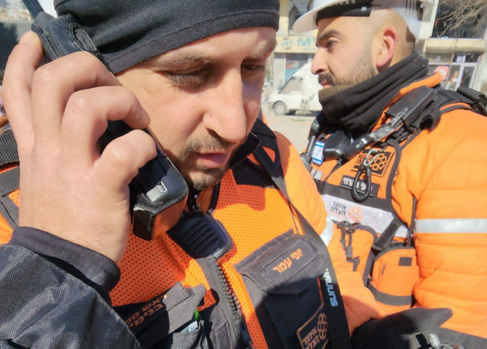 Israeli rescuers using SYNCH system.