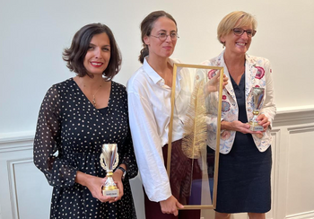Nelly Ben Israël, Anne Berest, et Laurence Couquiaud, lauréates du Prix littéraire Wizo 2022 à la Mairie du 16ème arrondissement de Paris, le jeudi 20 octobre 2022