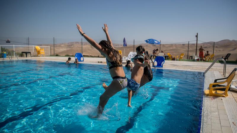 660 shekels pour une journée à la piscine : la facture salée des familles israéliennes