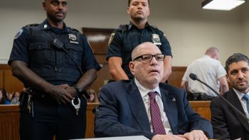 הארווי ויינשטיין מתייצב בבית המשפט במנהטן למתן גזר הדין ביום רביעי, 23 בספטמבר 2026, בניו יורק