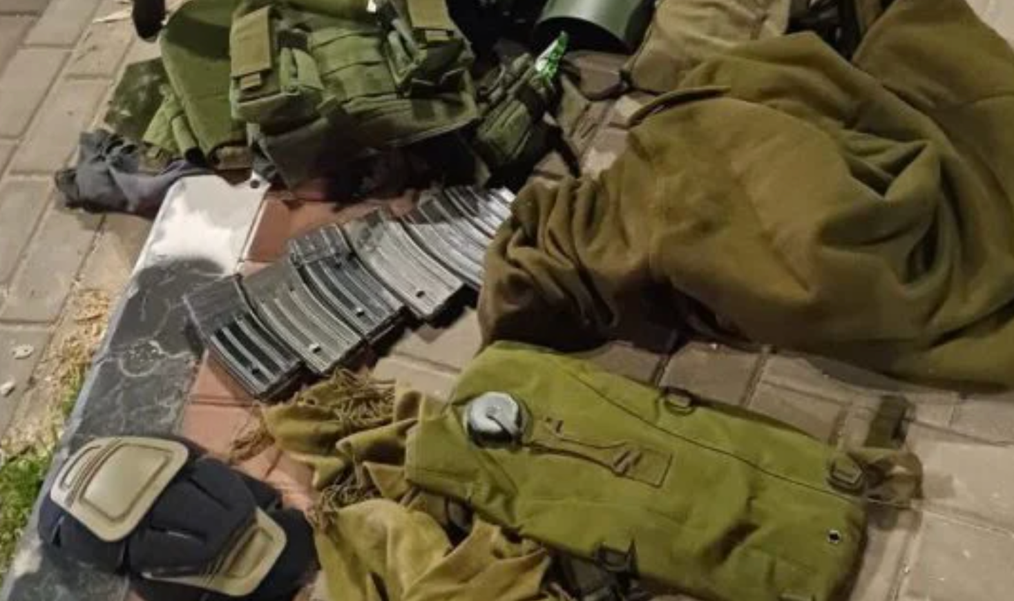 Un véhicule volé à un réserviste israélien retrouvé avec du matériel militaire en Judée-Samarie