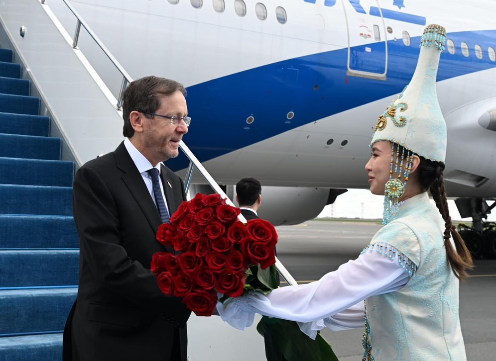 Israeli President Herzog arrives to Kazakhstan in official visit