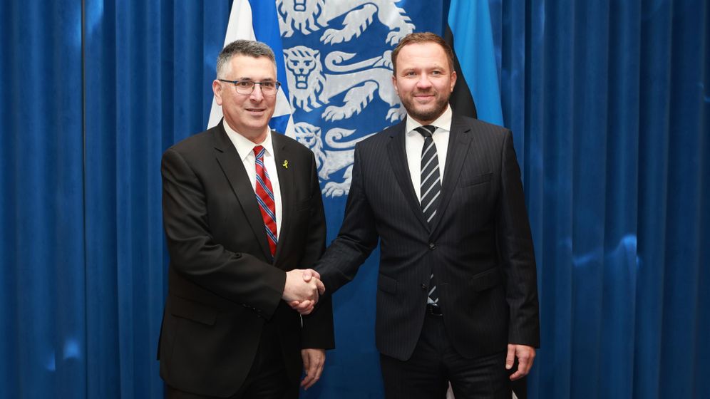 Le ministre israélien des Affaires étrangères, Gideon Sa’ar et son homologue estonien, Margus Tsahkna, à Tallin, Estonie, le 11.11.2025