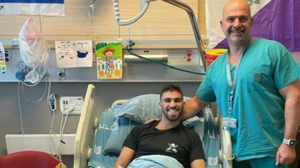 Shiloh et le professeur Weil à l'hôpital Hadassa