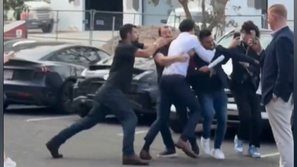 מתוך הרשתות החברתיות יוסף חדאד התקוטט עם משפיען ימין בארה"ב, 11.08.26