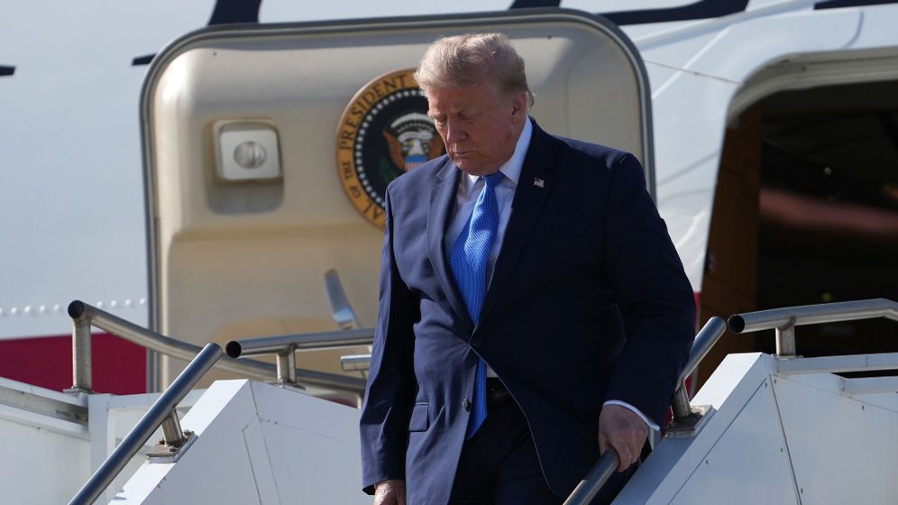 AP/Mark Schiefelbein President Donald Trump arrives on Air Force One, Tuesday, Aug. 4, 2026, at Los Angeles International Airport in Los Angeles.