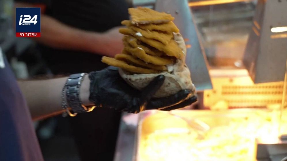 שניצל תמיר בגבעתיים. כמה במדד?