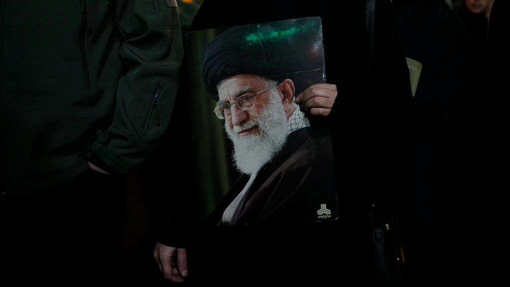 هل ينهار النظام الايراني بعد مقتل خامنئي؟ تقديرات أمريكية متحفظة