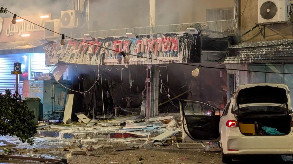 انفجار يهزّ شارع توفيق زياد في الناصرة ويسفر عن 15 مصابًا بينهم 3 حالتهم خطيرة