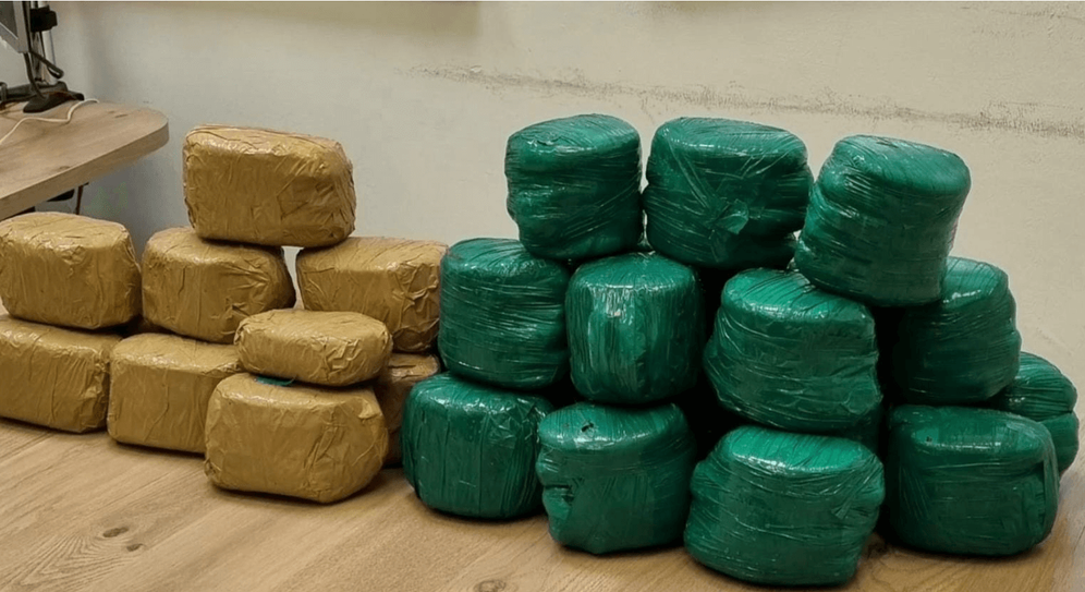 IDF Spokesperson's Unit Un trafic de drogue a été déjoué à la frontière syrienne
