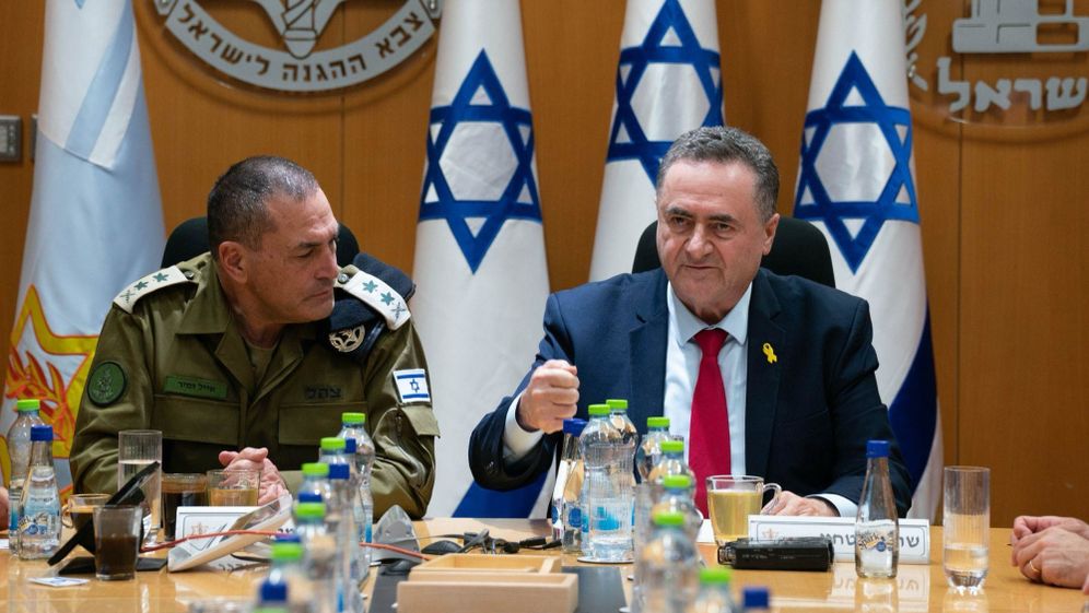 وزير الأمن يسرائيل كاتس، رئيس الأركان إيال زمير، مارس/اذار 2025