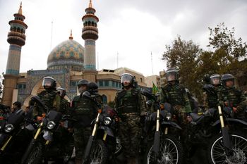 Illustration - Soldats de l'unité Bassidj iranienne, rattachée au Corps des Gardiens de la Révolution
