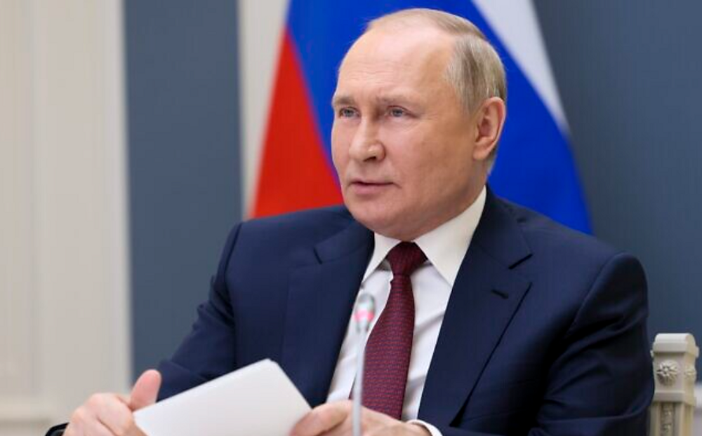 Le président russe Vladimir Poutine s'exprime lors d'un appel vidéo avec les chefs d'État membres du Forum économique eurasien de Bichkek par vidéoconférence à Moscou, en Russie, le 26 mai 2022.