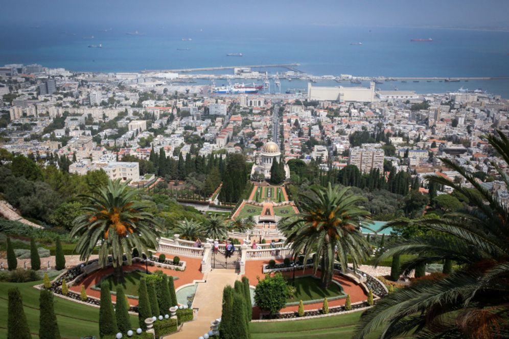 Vue des jardins bahaïs, situés sur le mont Carmel, dans la ville de Haïfa, au nord d'Israël