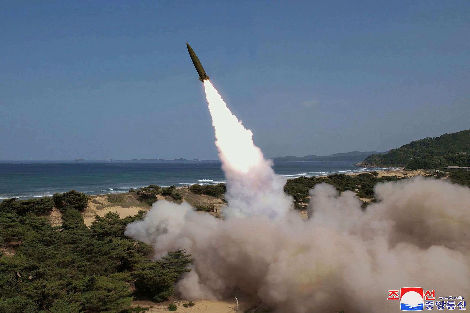 North Korea conducts missile test as South Korean President visits China